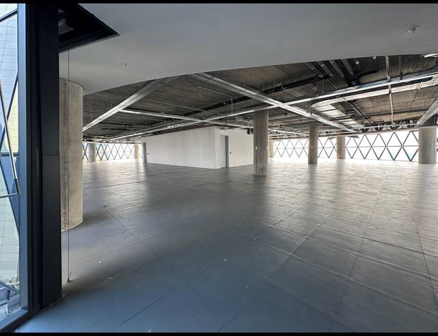 1,253M² OFFICE TO LET IN SANDOWN